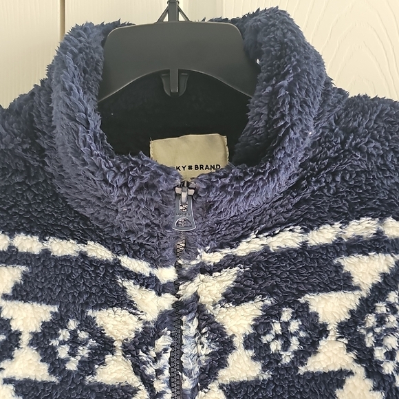 NWT Lucky Brand Geo Print Faux Fur Zip Teddy Jacket Large. Navy/Ivory - Picture 6 of 16